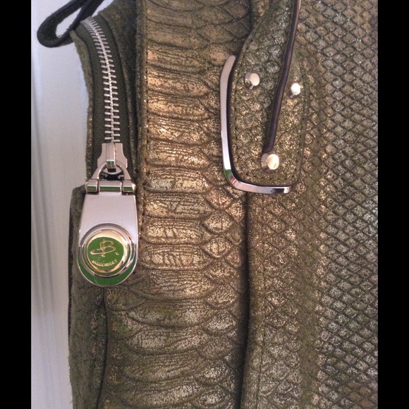 B. Makowsky Olive Textured Satchel